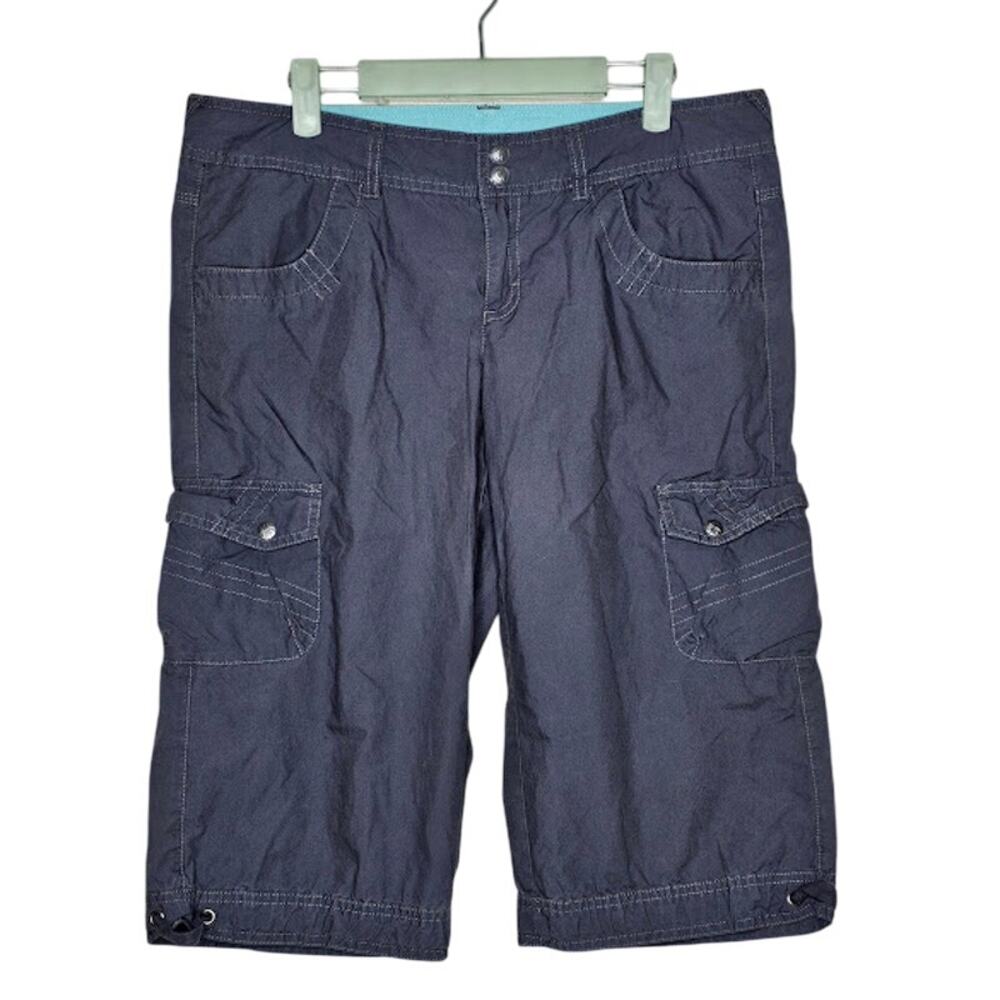 Athleta women's Size 10 Cargo bermuda shorts gray Y2K active outdoor hiking